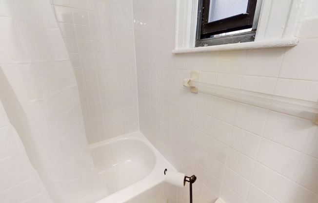 Studio, 1 bath, 350 sqft, $2,580, Unit 3FR