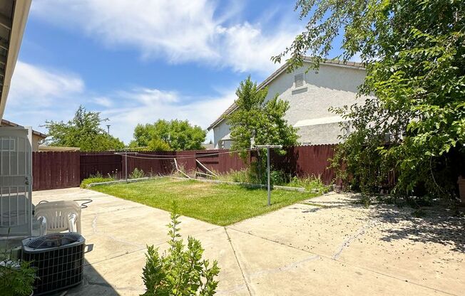 Cute As A Bug 3/2 Natomas Home (PLEASE READ ENTIRE AD FOR VIEWINGS)!