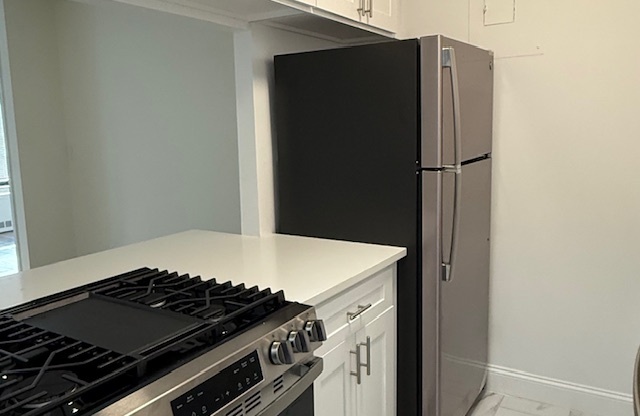 1 bed, 1 bath, 590 sqft, $4,200, Unit 907