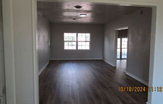 3 beds, 1 bath, $895