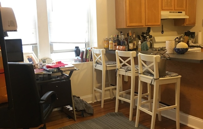 3 beds, 1 bath, 1,400 sqft, $1,595, Unit 4532-B14