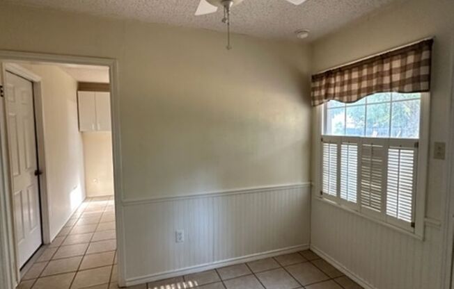 3 beds, 2 baths, $1,295