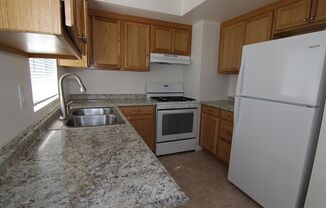 2 Bedroom, 1 Bath  Apartment in Great Complex!