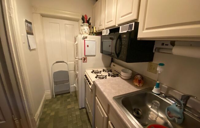 1 bed, 1 bath, $1,270