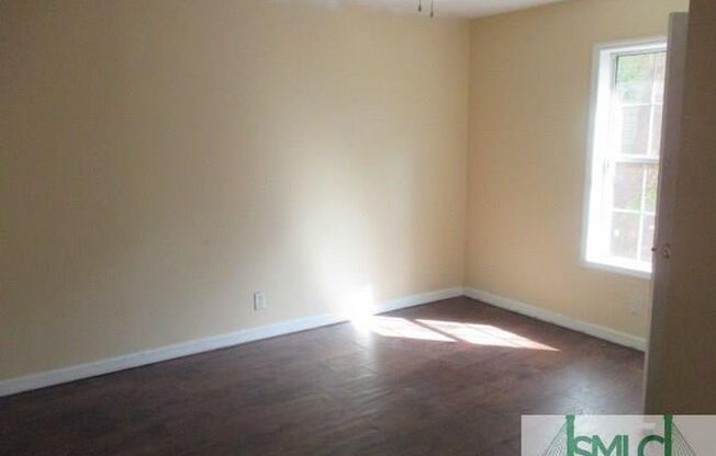 3br/2ba - Single Family Home