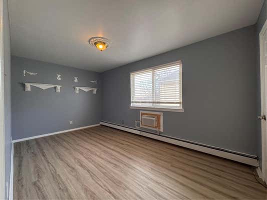 230 20 LANSING AVE