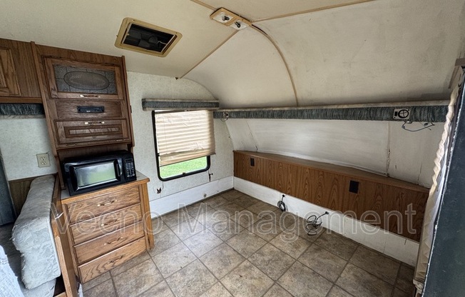 9831 TEXAS 106 LOOP