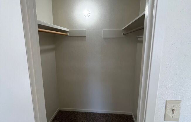 1 bed, 1 bath, $1,900, Unit High, 730 #D