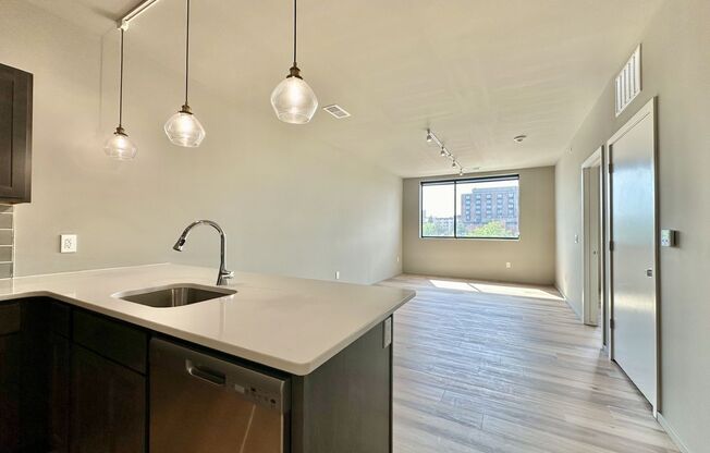 1 bed, 1 bath, 779 sqft, $1,430, Unit HW-509