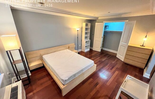1701 LOCUST ST