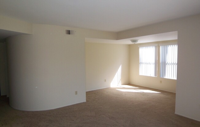 Terrific 2Br/2Ba Lower Level Condo in Bernardo Greens