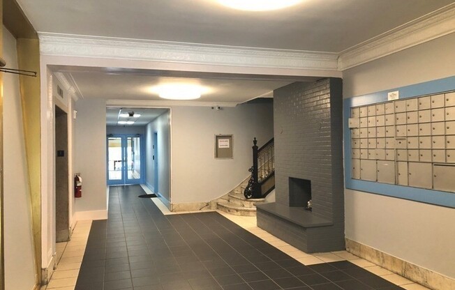 2 beds, 1 bath, 850 sqft, $3,700, Unit 605