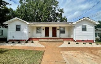 Duplex Downtown Athens! Walk to shopping and entertainment!