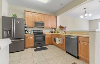 3 beds, 2.5 baths, $2,200, Unit Unit 104