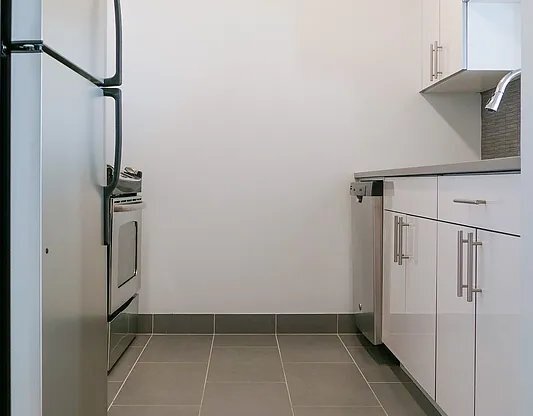 2 beds, 2 baths, 1,010 sqft, $6,975, Unit 36H