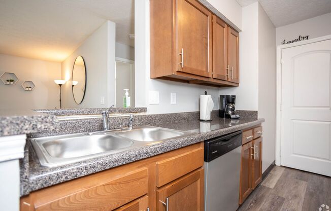 2 beds, 2 baths, $1,495, Unit 7112-2A