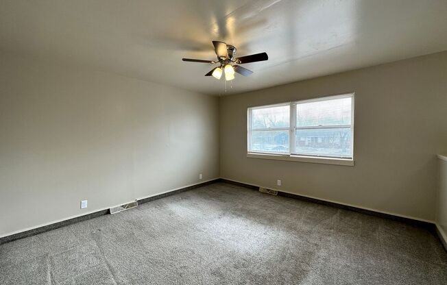 Saint Clair - 2469 S