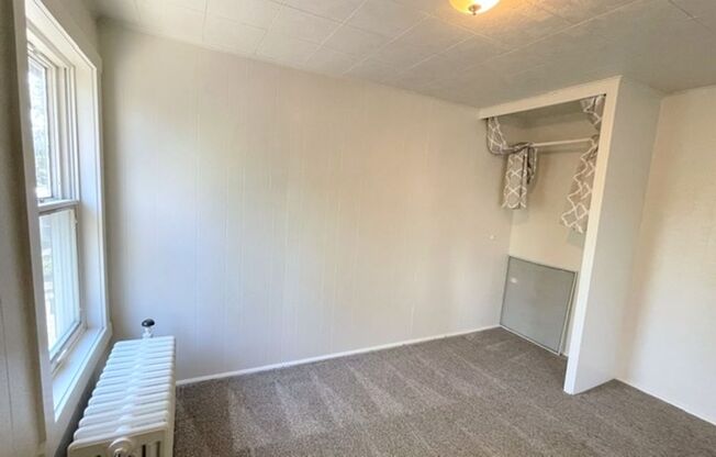 1 bed, 1 bath, $1,095, Unit 6