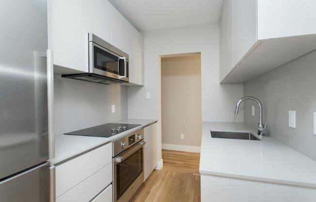 1 bed, 1 bath, 585 sqft, $2,950, Unit 10