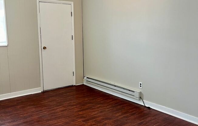 1 bed, 1 bath, 375 sqft, $850, Unit 23