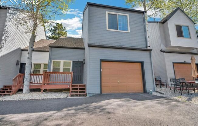 Renovated Green Mountain Falls Townhomes