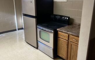 2 beds, 1 bath, $950, Unit 3 Down