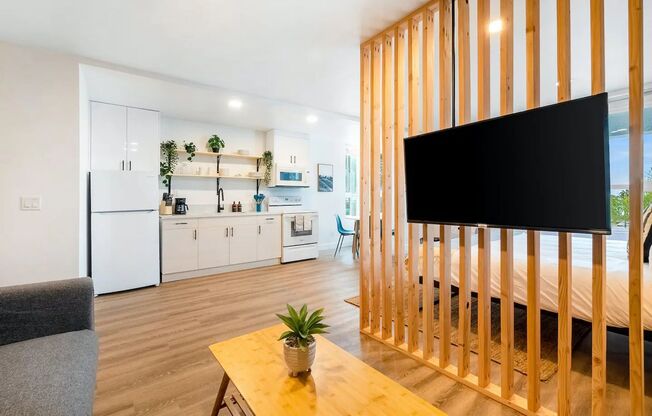 Studio, 1 bath, 500 sqft, $1,999, Unit 08