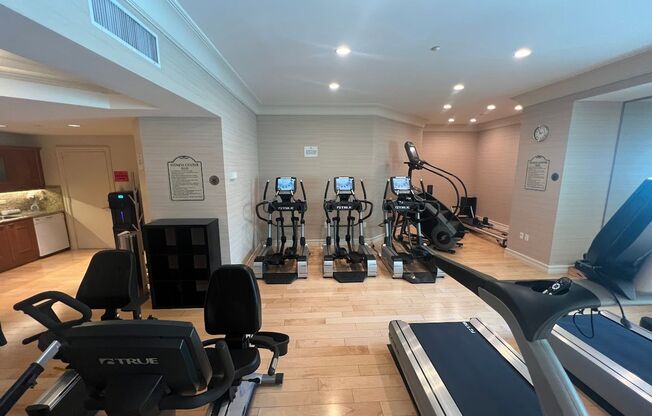 2 beds, 2 baths, $2,857, Unit # 205