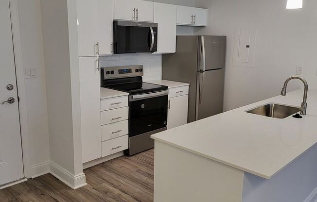 1 bed, 1 bath, 993 sqft, $1,950, Unit 408
