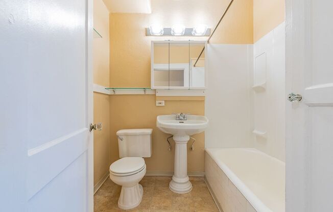 1 bed, 1 bath, 600 sqft, $1,795, Unit 207