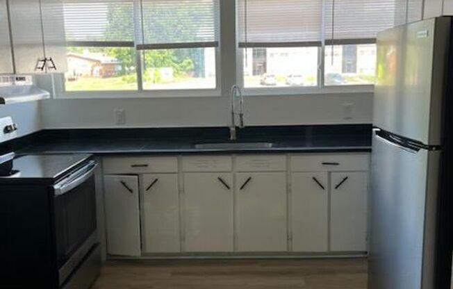 2 beds, 1 bath, 850 sqft, $895, Unit Apt. 21