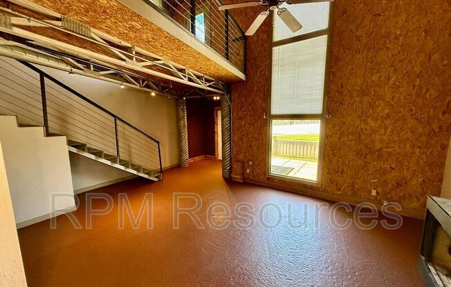 300 Summit Ridge C