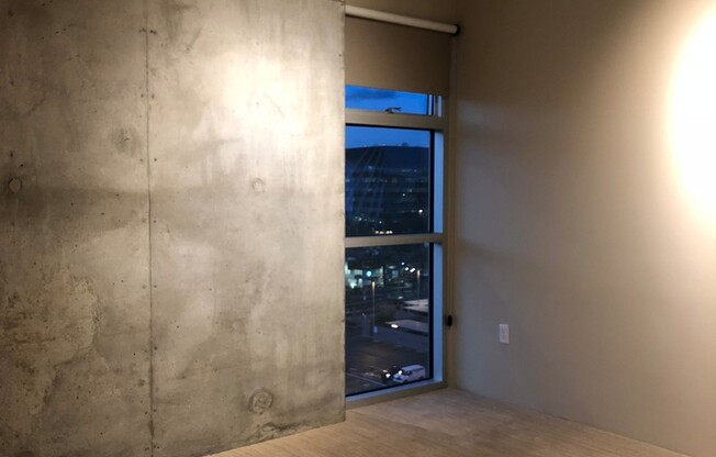 2 beds, 2 baths, $2,600, Unit Unit 909