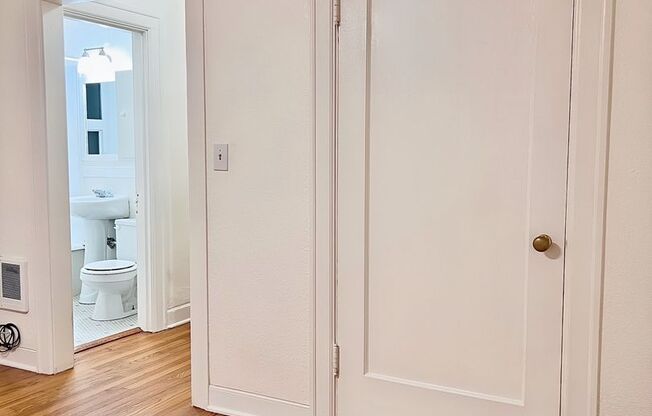 Studio, 1 bath, 467 sqft, $1,030, Unit 207