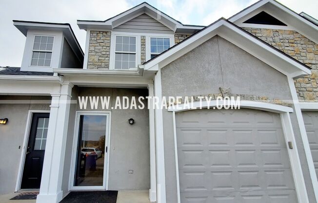 Very Spacious Townhome in West Olathe-Available NOW!!