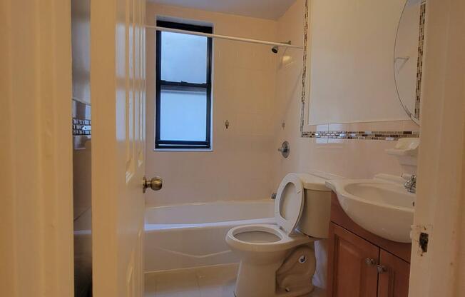 1 bed, 1 bath, $3,495, Unit 8-J