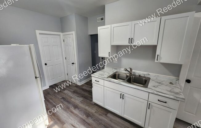 3 beds, 1 bath, $1,175, Unit Unit 3 (1S)