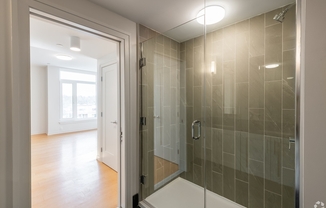 1 bed, 1 bath, 739 sqft, $3,200, Unit 112