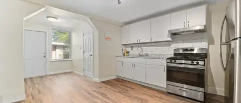 21 WALLIS AVE