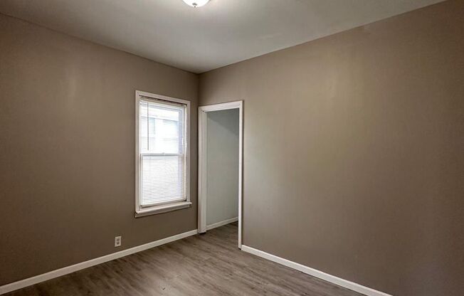3bedrooms 1 1/2 bathroom. The house is very spacious living room, dining room and full kitchen includes the appliances fridge and stove. The house is section 8 ready. If you have any questions or concern text/call Liza at 816-602-6520.
