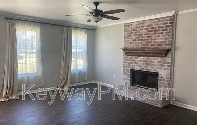 329 LAMPLIGHTER LN