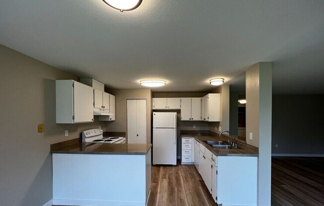 2 beds, 1.5 baths, 933 sqft, $1,865, Unit A01
