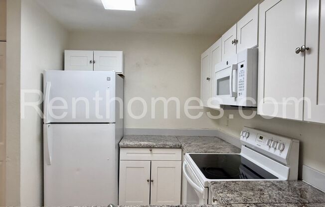 La Jolla Colony, 7425 Charmant Dr #2613, Near UCSD and Shopping, Granite Counters, Dual Pane Windows,