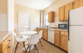 3 beds, 1 bath, $3,100, Unit 1