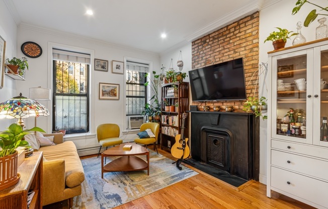 584 VANDERBILT AVE