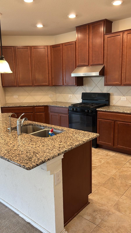 804 CROWN ANCHOR BND