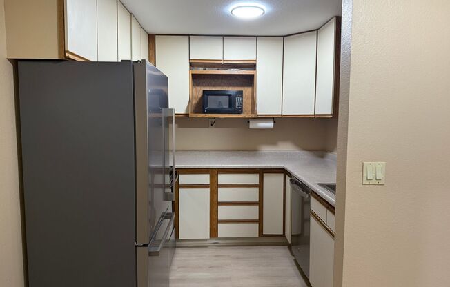 Newly Remodled 3 bed, 2 baths Edmonds Condo $2500/mo.