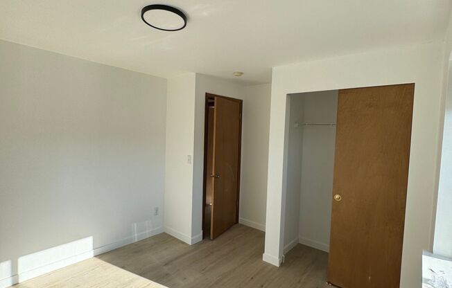 2 beds, 1 bath, $2,500