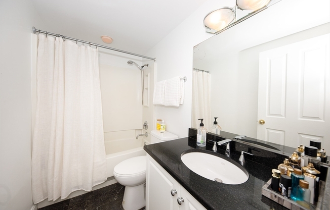 1 bed, 1 bath, 663 sqft, $3,400, Unit 1027