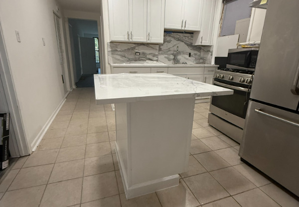 1649 W GARFIELD BLVD